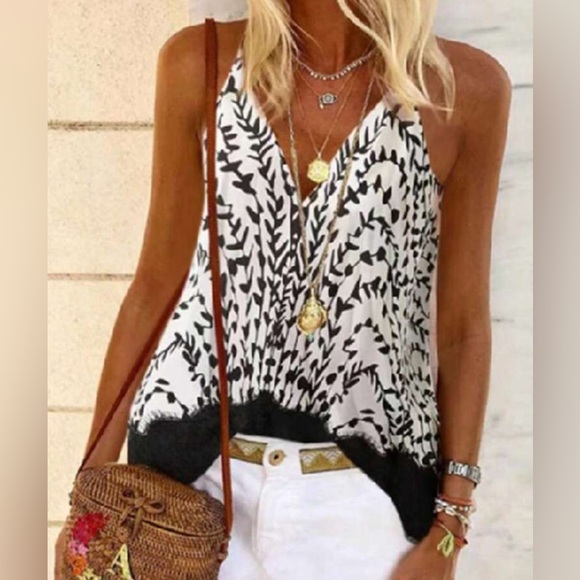 Black and white tank - Picture 2 of 4